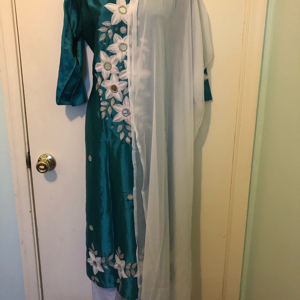 Salwar kameez
